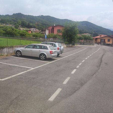 Luminoso Appartamento Vista Lago Solto Collina ภายนอก รูปภาพ
