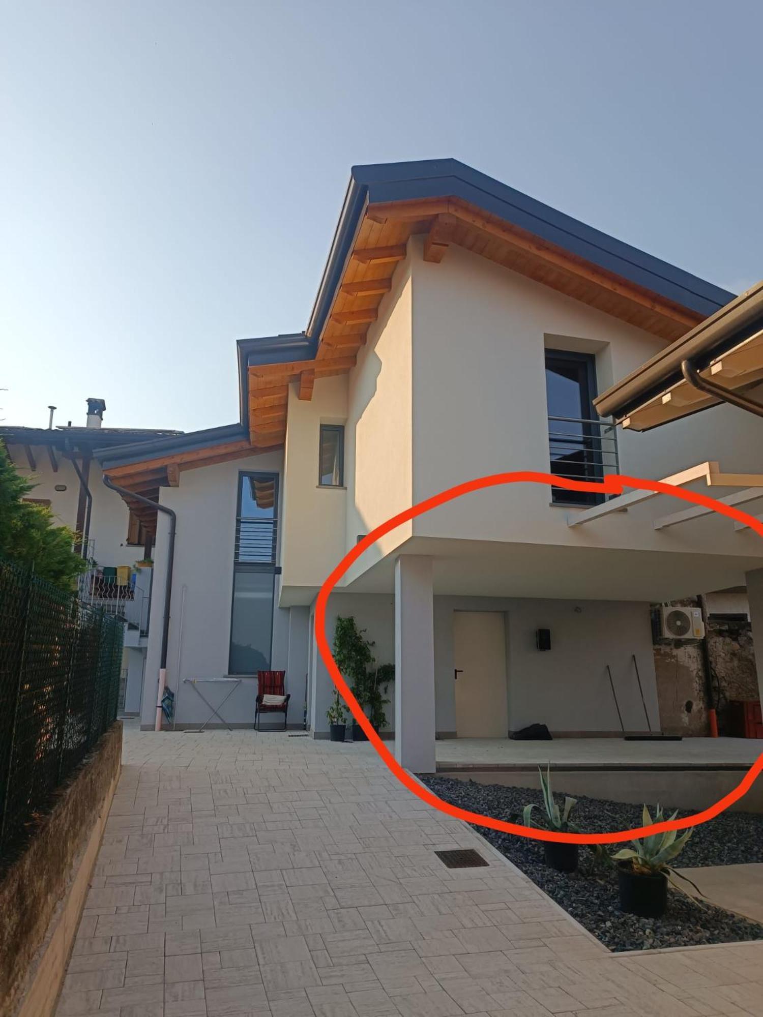 Luminoso Appartamento Vista Lago Solto Collina ภายนอก รูปภาพ